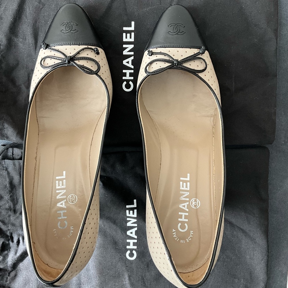 Chanel Pumps - Picture 3 of 8